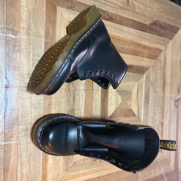 ❌SOLD❌ Dr Martens - Picture 3 of 4